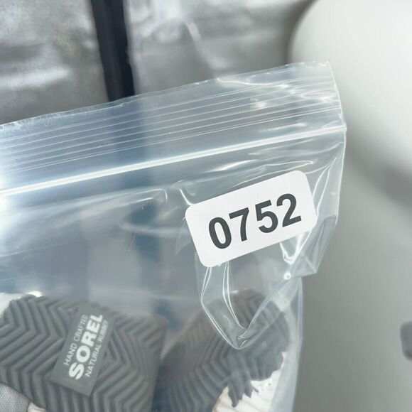 Sorel Women Size 8.5 Out N About Puffy Waterproof Bootie Shoe Silver Winter Boot - Picture 8 of 14